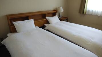 1 bedroom, desk, WiFi (free), bed sheets