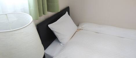 1 bedroom, desk, free WiFi, bed sheets