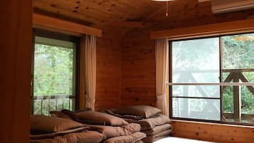 2 bedrooms, desk, free WiFi, bed sheets