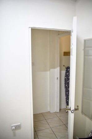 Interior - Large 2 Bedroom 2 Bathroom Apartment #4 in Roseau. Bus stops right in front! (Roseau)