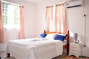 2 bedrooms, iron/ironing board, free WiFi, bed sheets