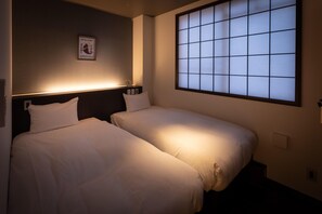 2 habitaciones, escritorio, tabla de planchar con plancha y wifi gratis
