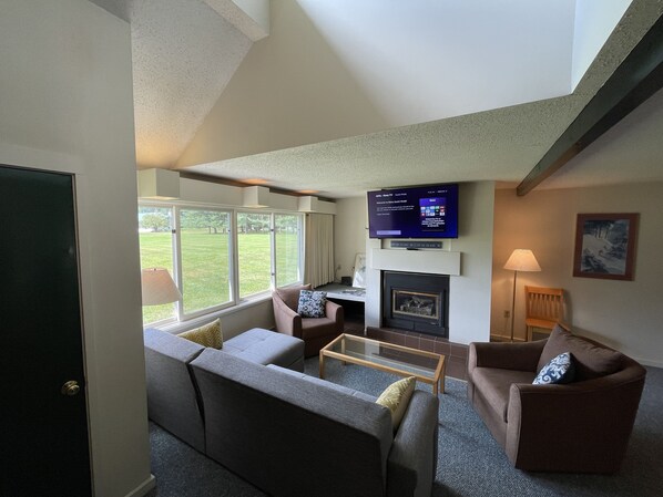 Smart TV, fireplace, table tennis