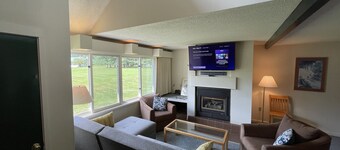 Private 2Bd 2Bath - Sleeps 5/6 Town home In Stowe VT - 15min From The Mountain