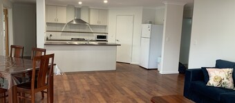 Central 3 Bed home with pool, EV Charger and unlimited free Wi-Fi