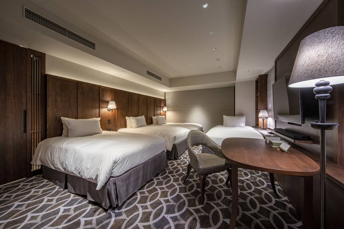 Phòng 2 giường đơn Deluxe, không hút thuốc | Bộ đồ giường cao cấp, két bảo mật tại phòng 