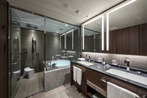 Suite, Non Smoking | Bathroom