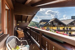 Terrace/patio - Newly Renovated Holiday Apartment Elisabeth with Shared Pool, Mountain Views & WiFi (Radstadt)