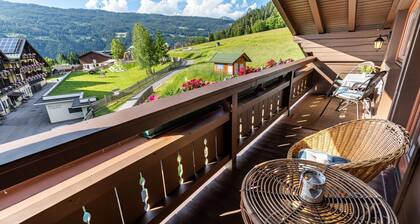 Newly Renovated Holiday Apartment Elisabeth with Shared Pool, Mountain Views & WiFi