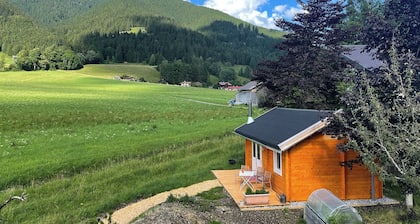 Tiny House "Sundowner Cabin im Grünen mit Bergblick, Terrasse & Garten