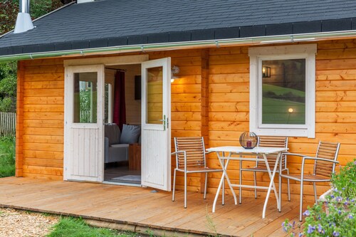 Tiny House "Sundowner Cabin im Grünen mit Bergblick, Terrasse & Garten