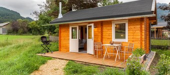 Tiny House "Sundowner Cabin in het groen met uitzicht op de bergen, terras & tuin