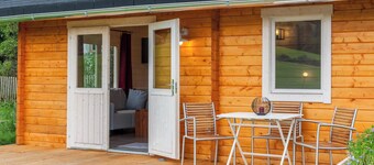 Tiny House "Sundowner Cabin in the Green with Mountain View, Terrace & Garden