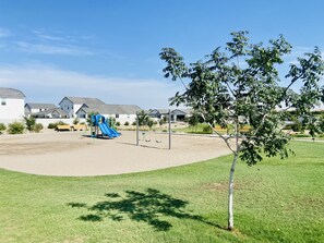 Children’s area - Modern 4BR near AZ Athletic Grounds, Queen Creek, Schnept Farms (San Tan Valley)