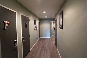 Hallway - California Dreams Hostel - Ocean Beach (San Diego)