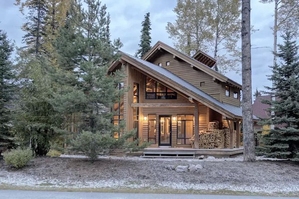 المنشأة من الخارج