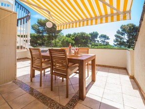 Outdoor dining - Apto Cala Cristus with sea views just 2 minutes walk from the beach (Calonge)