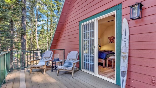 Terrace/patio - Cozy Cabin with Hot Tub and Game Room (Chester)