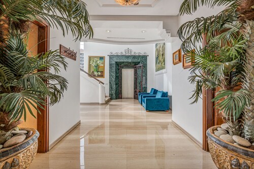 INCREDIBLE MEDELLIN PALACE WITH INDOOR POOL