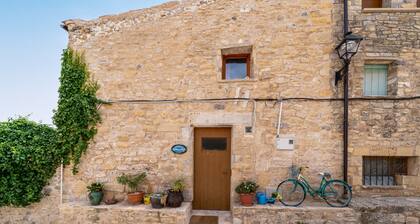 Apartment 'El Mirador Del Cel 1' with Mountain Views, Shared Garden and Wi-Fi