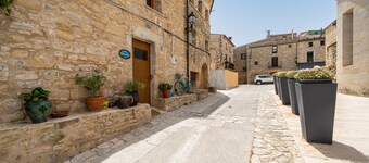 Apartment 'El Mirador Del Cel 1' with Mountain Views, Shared Garden and Wi-Fi