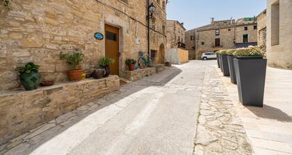 Apartment 'El Mirador Del Cel 1' with Mountain Views, Shared Garden and Wi-Fi