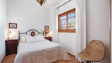 2 slaapkamers, een strijkplank/strijkijzer, gratis wifi, beddengoed
