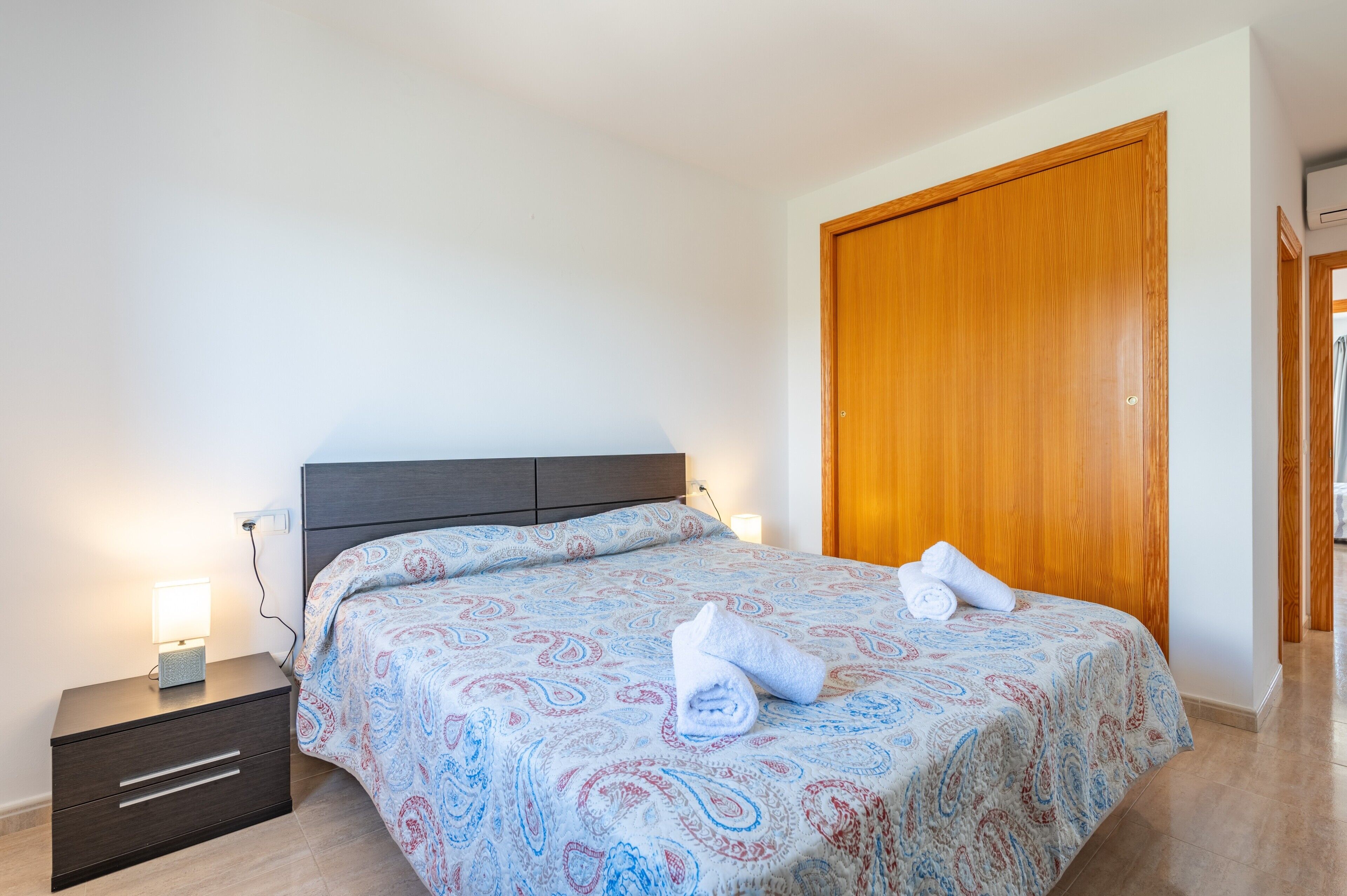 3 chambres, fer et planche à repasser, Wi-Fi gratuit, draps fournis