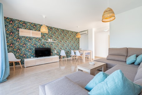 TV. Apartment "Ferrera Soul 2B" near the beach with Wi-Fi and terrace (tourist taxes included)