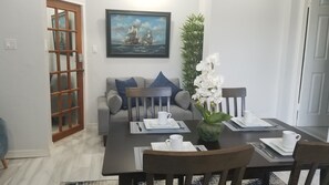 Dining - Ridgeview Suite 4 (Kingston)