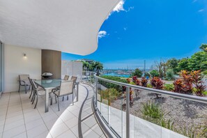 Departamento, 3 habitaciones, vista a la marina | Vista del balcón