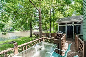 Outdoor dining - Peaceful Lake front (Macon)