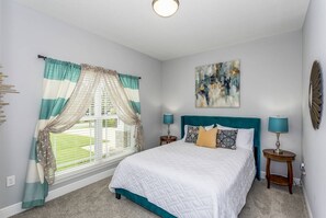 4 bedrooms, iron/ironing board, WiFi, bed sheets