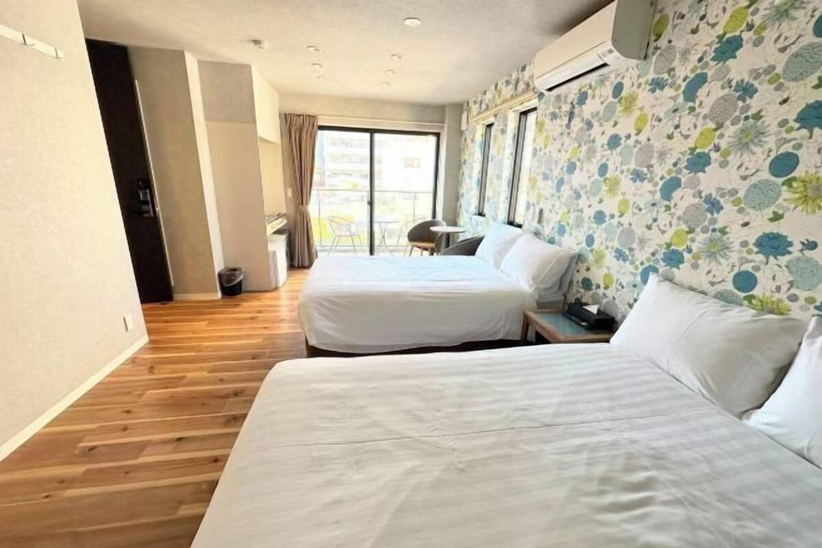 1 habitación, insonorización, wifi gratis y ropa de cama
