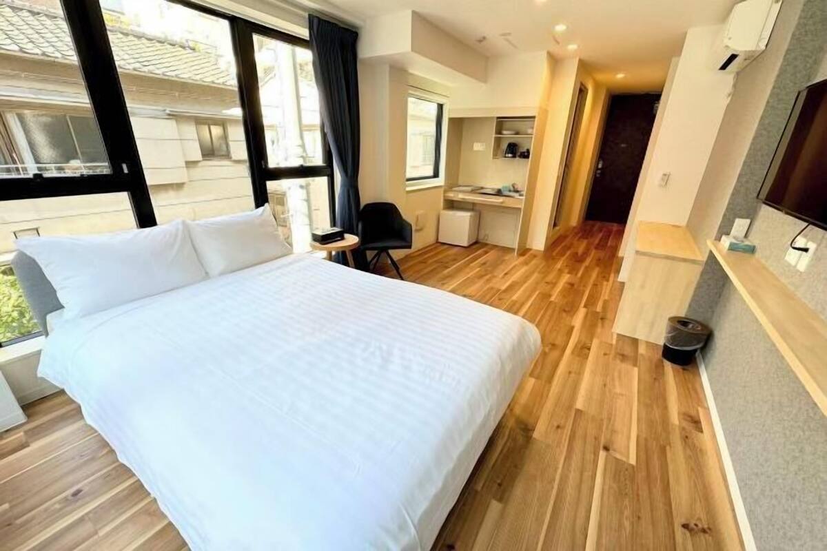 1 habitación, insonorización, wifi gratis y ropa de cama