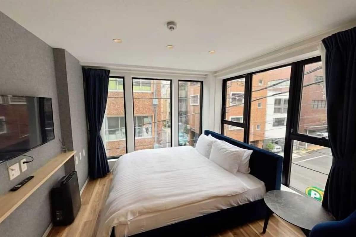 1 bedroom, soundproofing, free WiFi, bed sheets