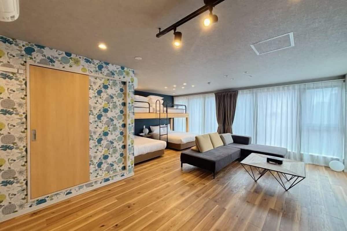 Soundproofing, free WiFi, bed sheets