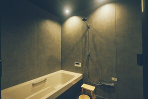 Traditional Japanese House, up to 6 People, Non Smoking | Bathroom | Separate bathtub and shower, hydromassage showerhead, free toiletries - Kominkayado LOOF Sannoie (Sanmu)