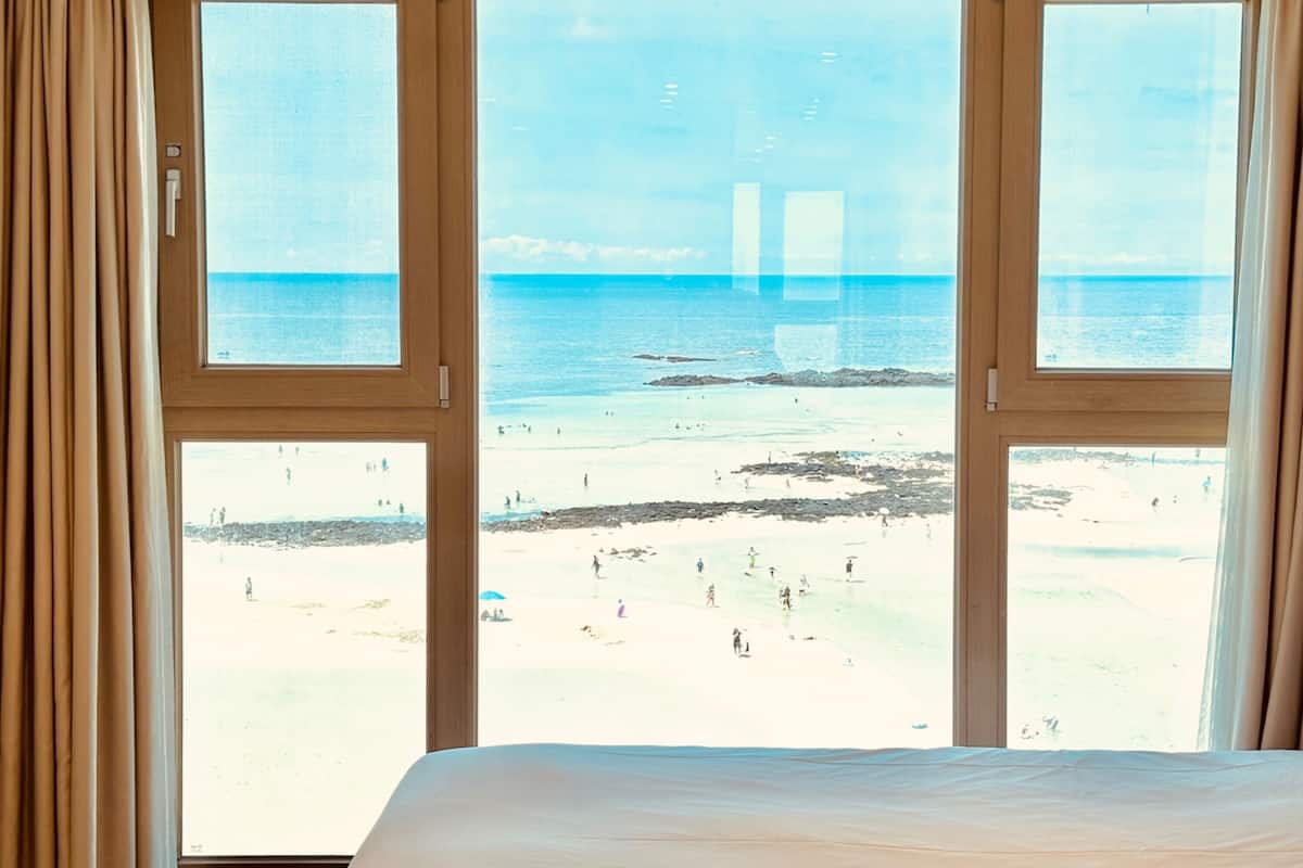 Beach/ocean view