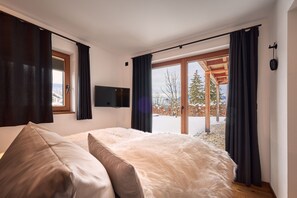 3 bedrooms, iron/ironing board, Internet, bed sheets - Bergstadl - mit 3 Separaten Schlafzimmern, 3 Bädern und Terrasse (Reit im Winkl)