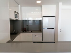 Køleskab, mikrobølgeovn, ovn, opvaskemaskine