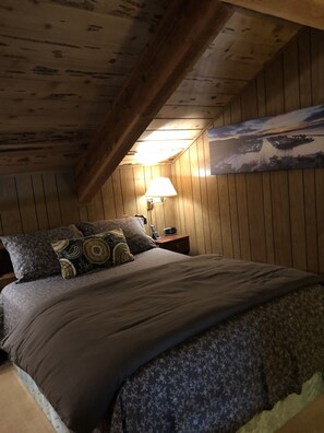 3 bedrooms, iron/ironing board, bed sheets