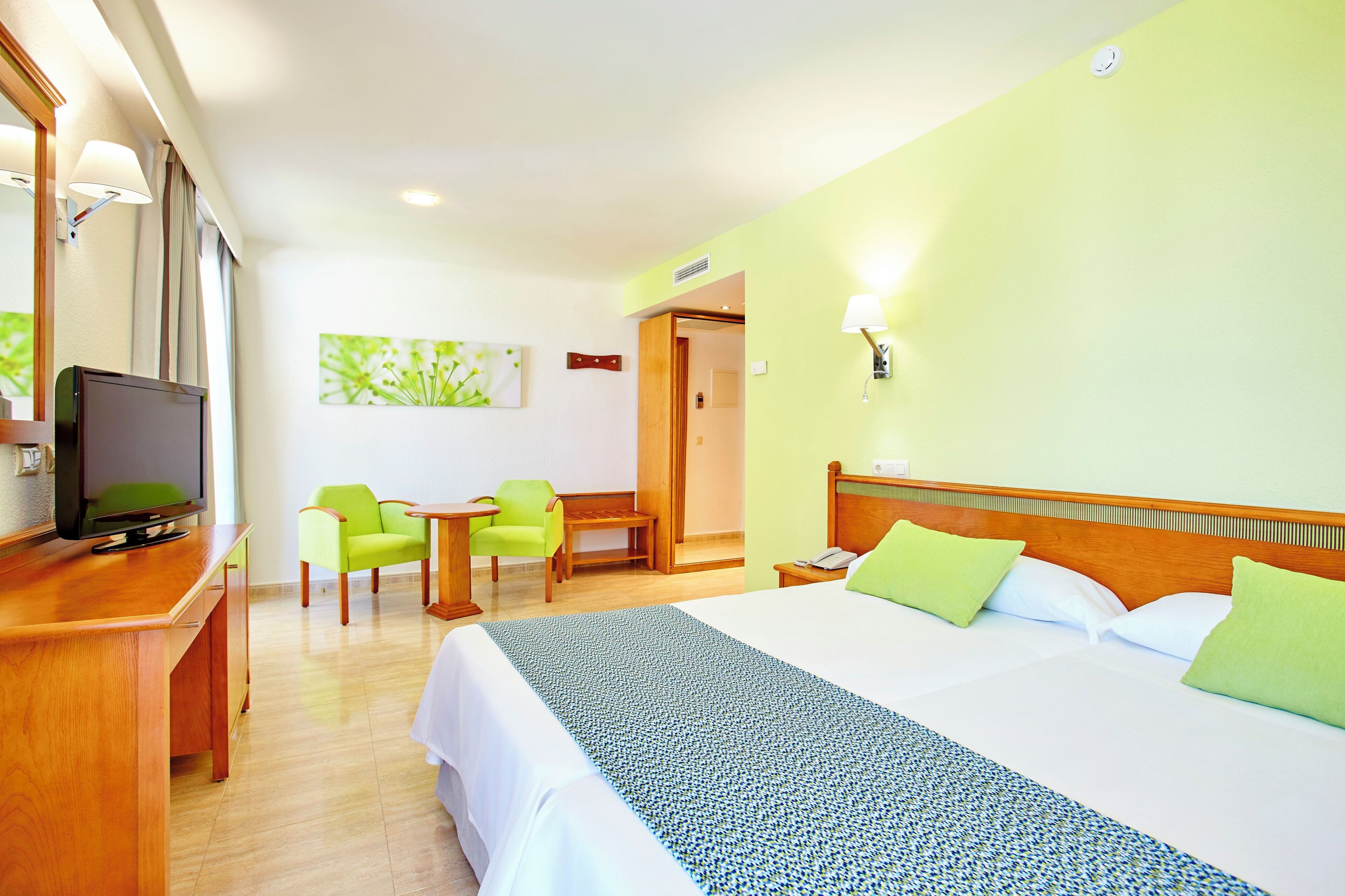 Photo - Universal Hotel Laguna