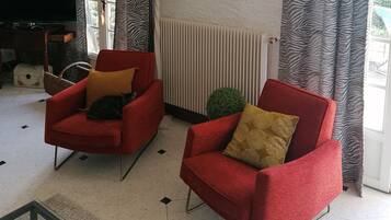 TV, fireplace, table tennis