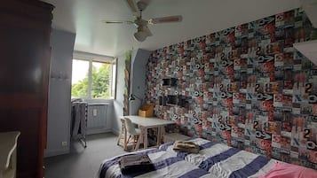 6 slaapkamers, een strijkplank/strijkijzer, gratis wifi, beddengoed