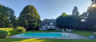 Jurançon- Loue villa with pool overlooking the Pyrenees 12/14 pers.