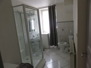 Regadera y secadora de cabello 