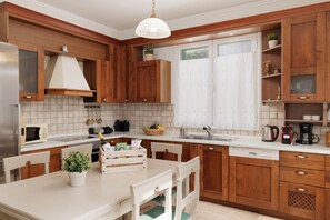 Fridge, microwave, oven, dishwasher