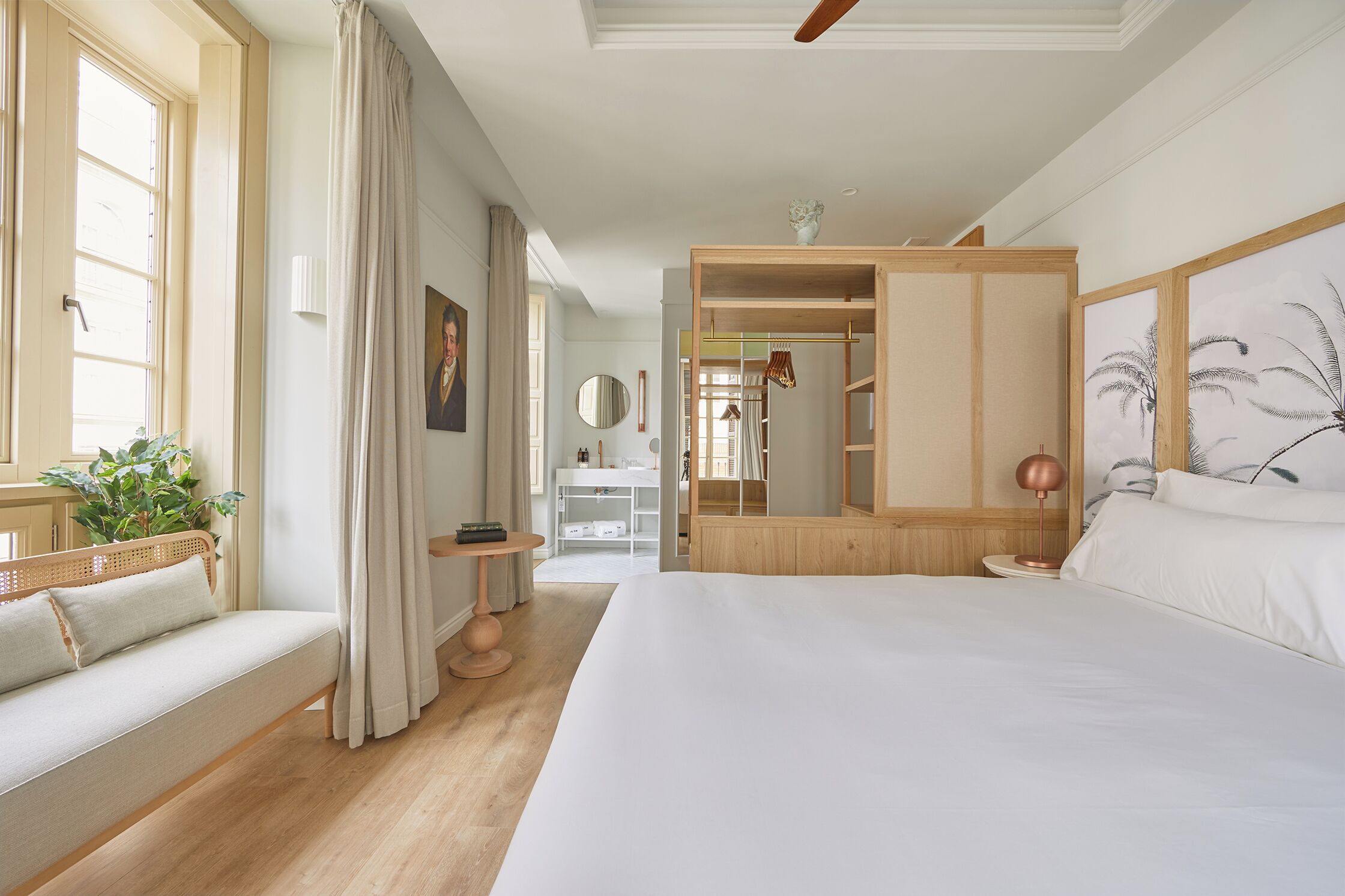 deluxe double room | minibar, in-room safe, soundproofing, iron/ironing board