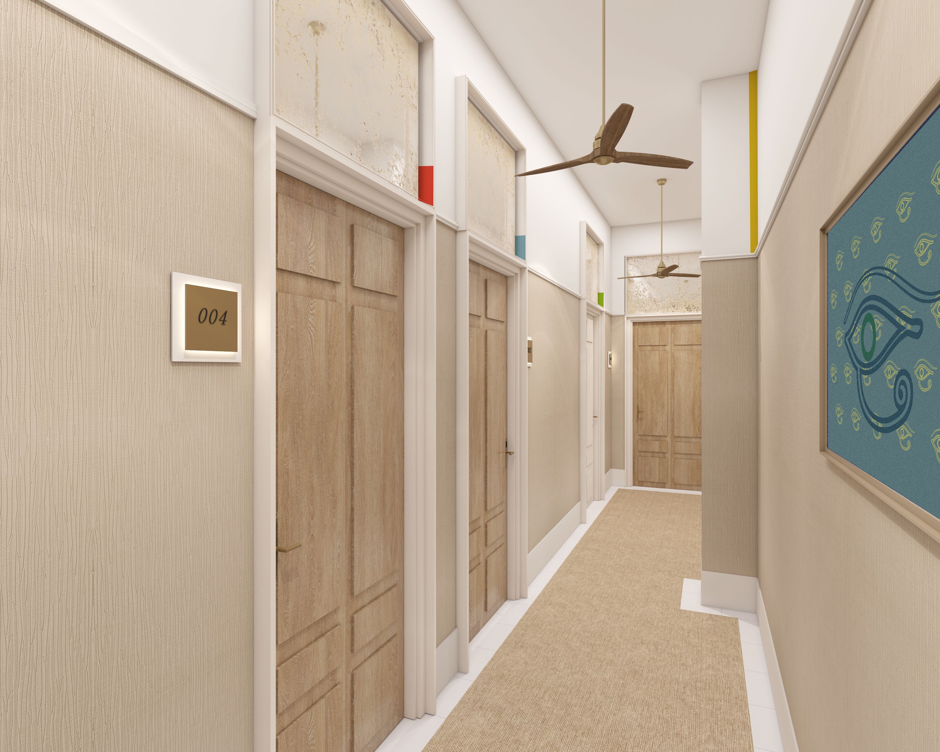 Un corridoio con porte in legno, una targa con un numero e una ventola a soffitto.